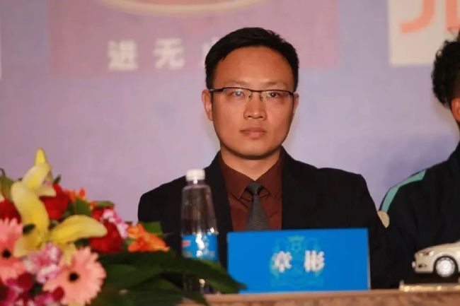 姑娘的美貌母亲